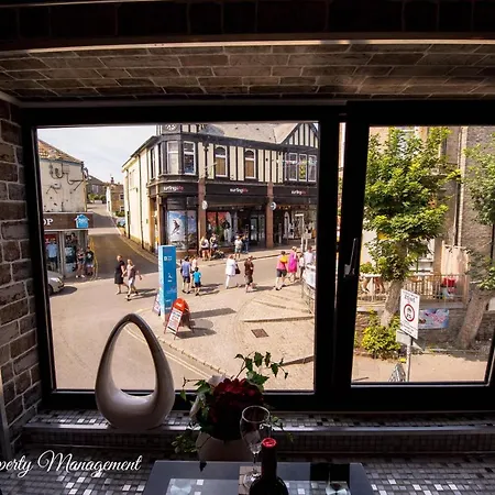 Road Apartment
