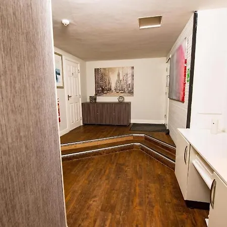 Apartment Road